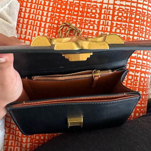 Selling my Tory Burch Eleanor Black - Picture 3 of 7
